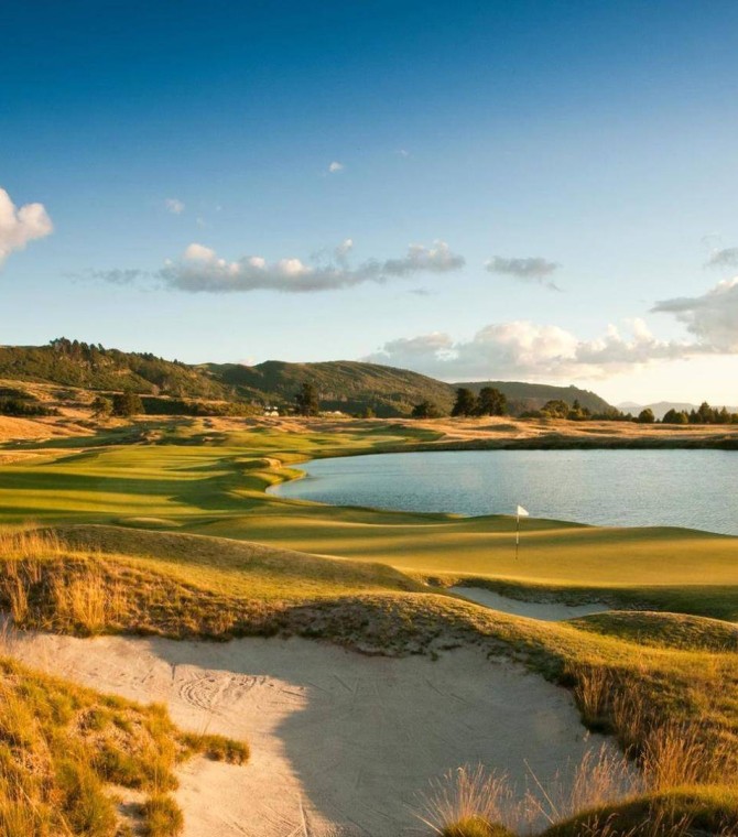 The Allure of Luxury Golfing: A Perfect Escape
